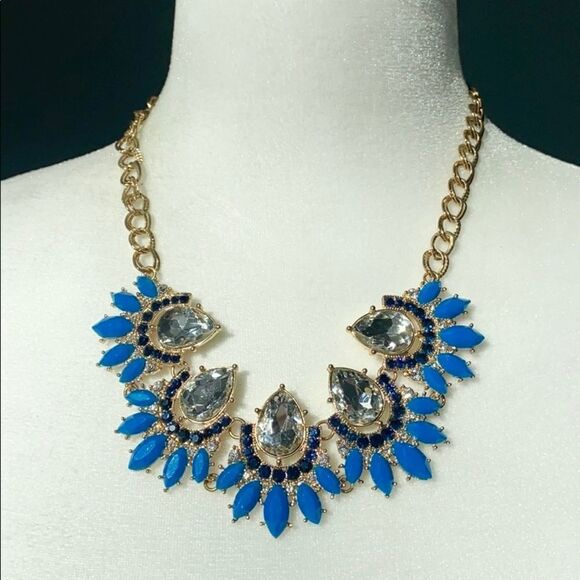 BaubleBar Jewelry - Baublebar statement bib necklace